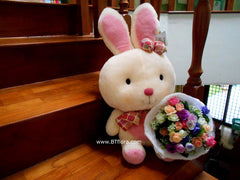 Rabbit with Fake Flower Bouquet     - BWF3595